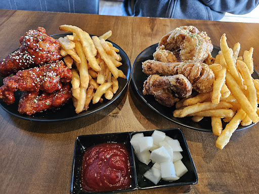 Photo of Simon’s roadhouse bar and wings - 7990 Portage Rd, Niagara Falls, ON L2G 5Y8